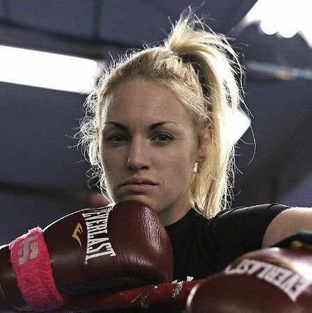 Inside Boxing:Special Guest Womens International WBC Featherweight Champ Heather"Heat" Hardy