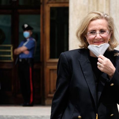 Lucia Calvosa: la presidente Eni, scelta dai 5Stelle, ha speso 206 mila euro tra alberghi e viaggi