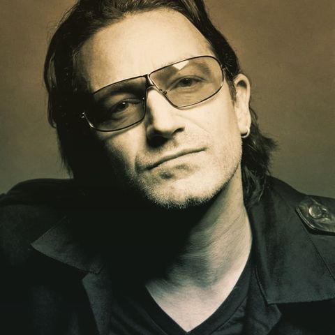 BONO VOX ha compiuto 60 anni. A lui, dedichiamo questa puntata.