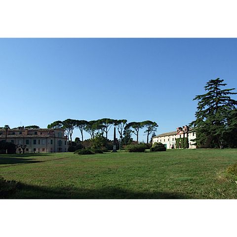 Villa Luzi Votalarca a Treja (Marche)