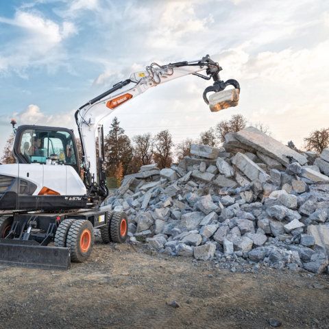 Ascolta la news: nuovo escavatore gommato Bobcat E57W da 6 ton