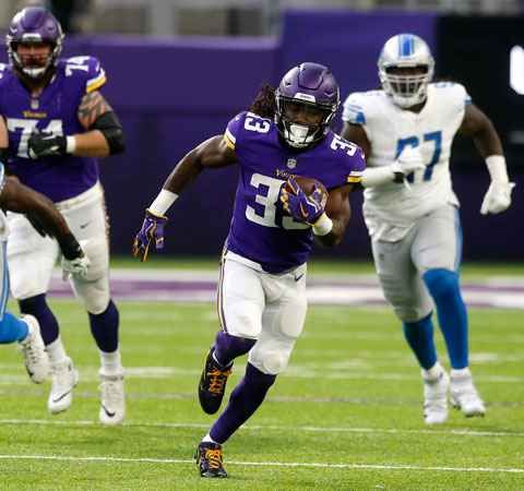 Purple People Eaters: Vikings vs Bears Preview! Playoffs or Bust & Lions Victory Takeaways!