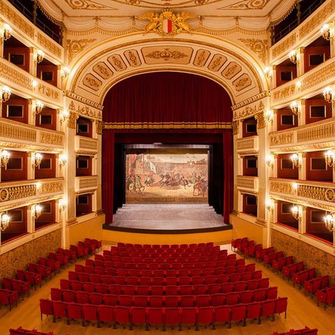 Teatro Piccinni • Bari