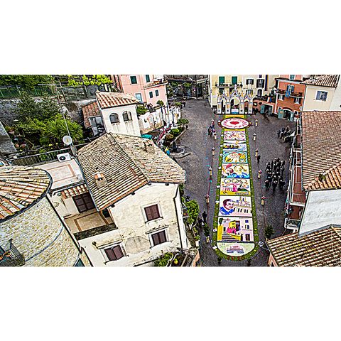 Infiorata per la Madonna del Cuore di Gerano (Lazio)