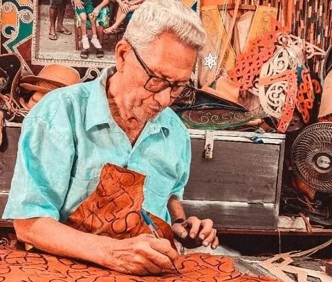 Inspirado na ciganagem, Espedito Seleiro revolucionou peças de couro levando novas cores ao Sertão