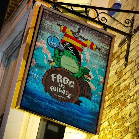 Frogfin Friday night 9pm set