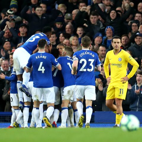 Lacklustre Chelsea lose to Everton and Liverpool return to the top