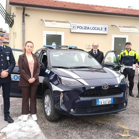 Nuovo cross over ibrido, Cassola e Mussolente potenziano il parco mezzi della Polizia Locale