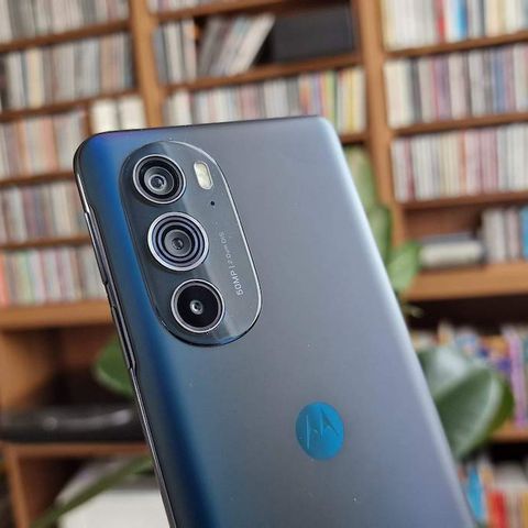 Il nuovo Motorola Edge 30 Pro raccontato da chi lo promuove!