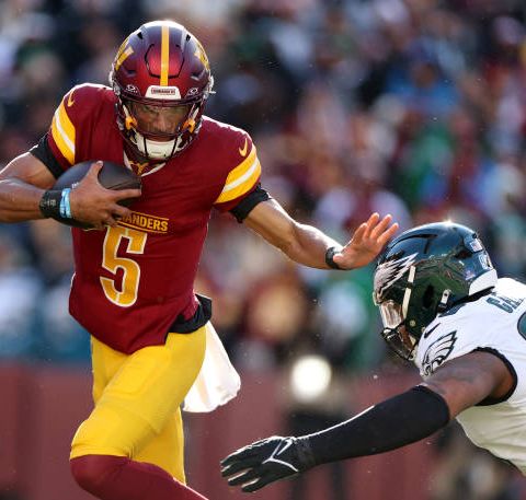 Commanders Move Closer to Playoffs with Comeback Win Over Eagles