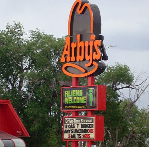 UFO Buster Radio News – 238: Arby’s Meat At September 20th Raid & Aliens May Be A Threat