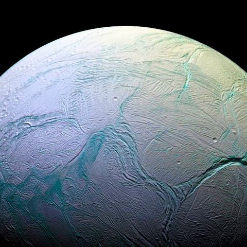 Correnti tumultuose nell'oceano di Encelado?
