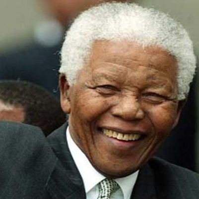 Nelson Mandela: Inspirador de luchas de claveles blancos en  calles teñidas de rojo