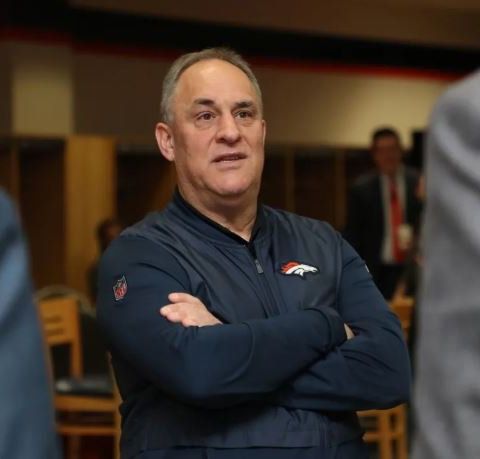 HU #233: Gut Reaction | Vic Fangio drops voluminous knowledge at NFL Owners Meeting