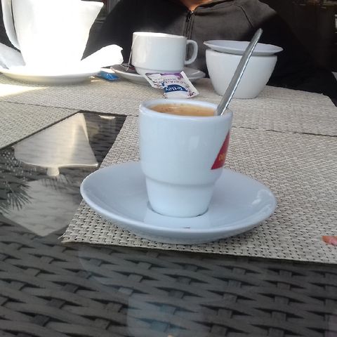 Tomar Um Café (@jota_rafael)