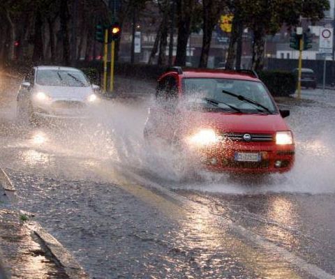 Nuova perturbazione in arrivo, allerta meteo gialla fino a domani