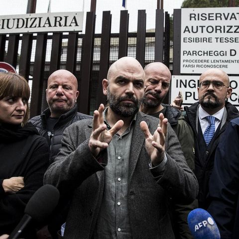 SAVIANO a PROCESSO per BASTARDA alla MELONI - oggi impazzisco