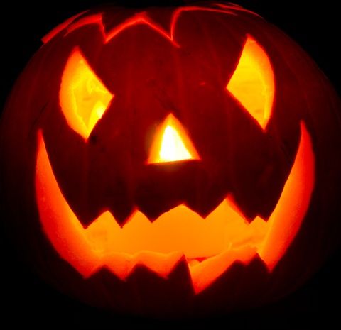con la favolosa voce di Vincent Price per augurarVi un Halloween da PAURA !!!