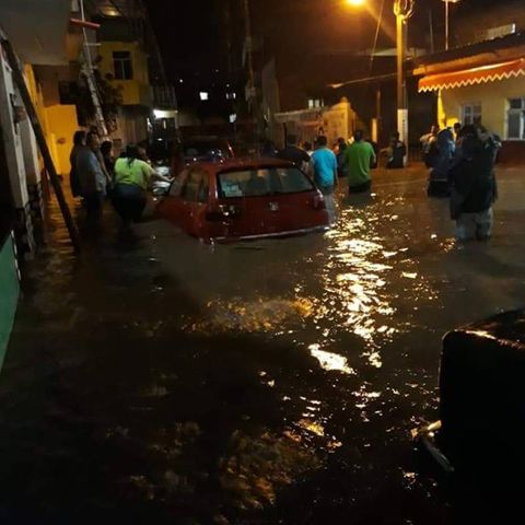 Se desbordan ríos en Los Reyes, Michoacán
