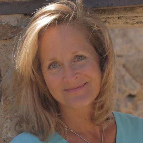 Beyond Grief Radio with Angie Corbett-Kuiper: Redefining Death and Loss: Encore: Finding our own way through loss