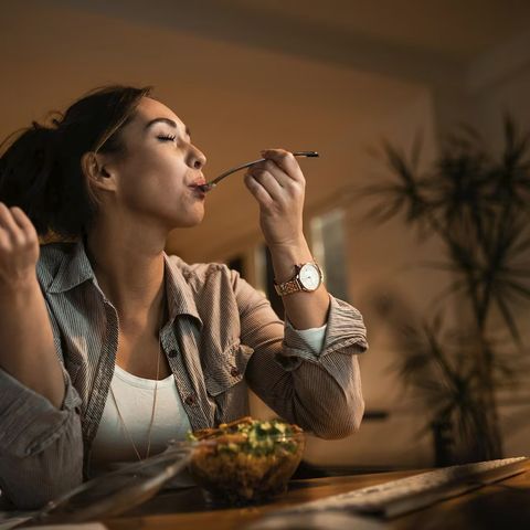 Sovrappeso: mangiare piano aiuta a evitarlo!