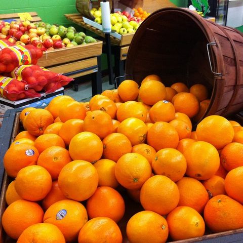 "Todavía en los supermercados hay naranjas de Sudáfrica y ni siquiera baratas"