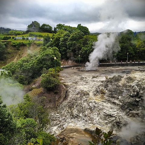 17. Sao Miguel e il suo gioiello termale. A Furnas vivono in un vulcano!