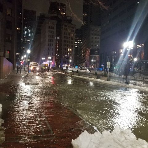 Water Pipe Break Causing Trouble In Downtown Boston
