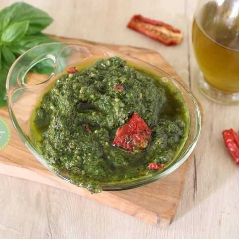 PESTO DI BASILICO E POMODORI SECCHI