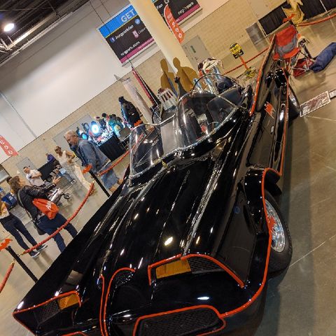 Fandemic Tour 2019 - Batmobile '66