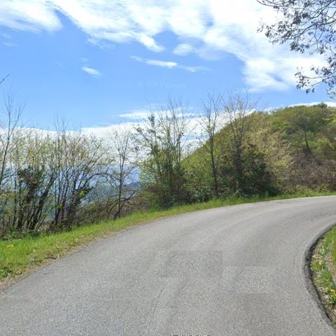 Trovato morto in auto nella scarpata 4 giorni dopo il pranzo in trattoria e la scomparsa