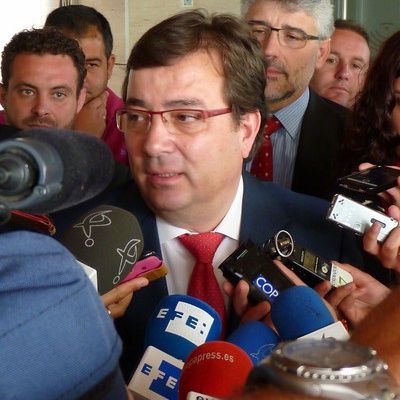 Fernández Vara: "En ningún caso se plantean elecciones generales antes del otoño que viene" #FdezVaraEnLaCafetera