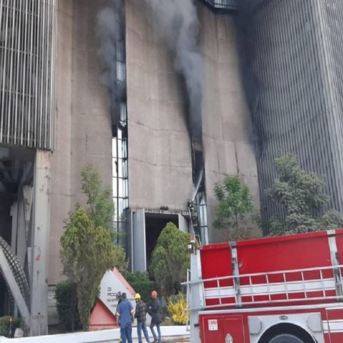 Atiende Cruz Roja a 55 personas por incendio en edificio del STC