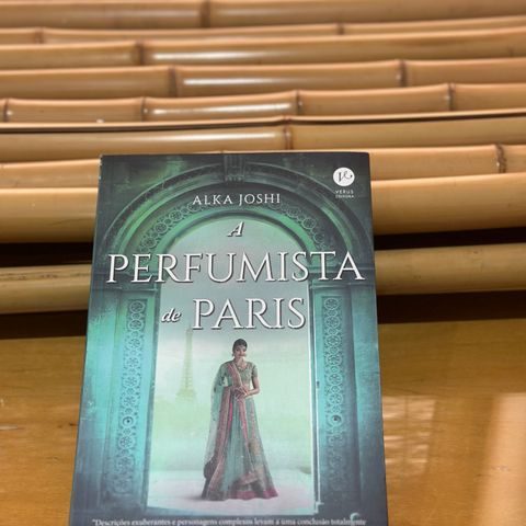 3ª leitura do livro "A Perfumista de Paris " de Alka Joshi