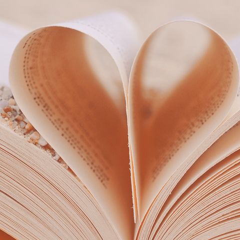 Gaia Nanni legge tre libri dedicati all'amore