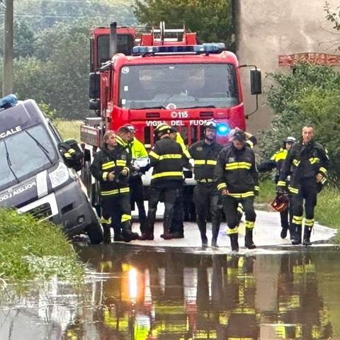 Strade allagate, anche la polizia locale vittima del maltempo. Fotonotizia