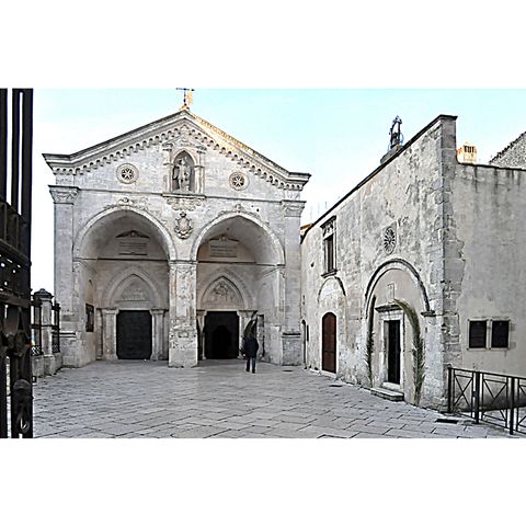 Santuario di San Michele Arcangelo a Monte Sant'Angelo (Puglia)