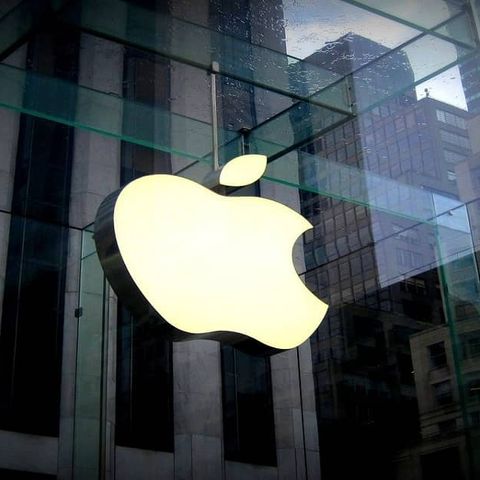 Apre a Roma l’Apple Store più grande del mondo