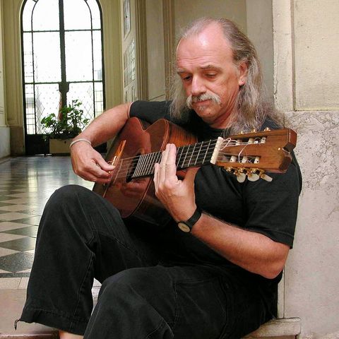 E15 民间音乐家劳尔•卡诺塔  (Raúl Carnota)