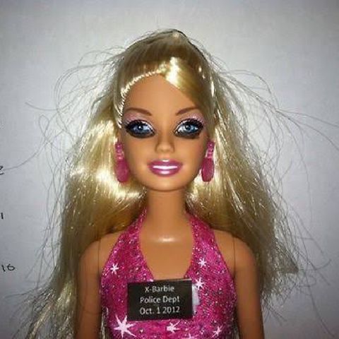 55. las Barbies