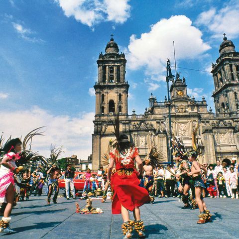 Mi México 9: La Familia Mexicana