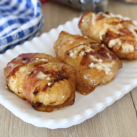 BOCCONCINI DI POLLO E FORMAGGIO  CON PANCETTA