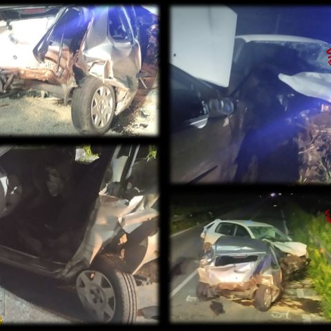 Maxi scontro a Ferragosto: rottami di 4 auto in strada. Muore una studentessa di 21 anni
