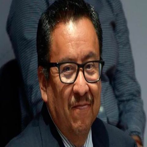 Cesan a Carlos Aranza Doniz, funcionario de Salud en Edomex