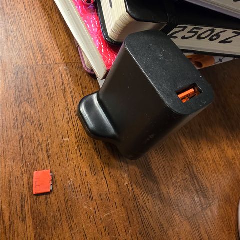 Damaged Charger E672