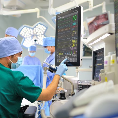 Warum Dominik Bettray für seine Karriere in der Plastischen Chirurgie wählen?