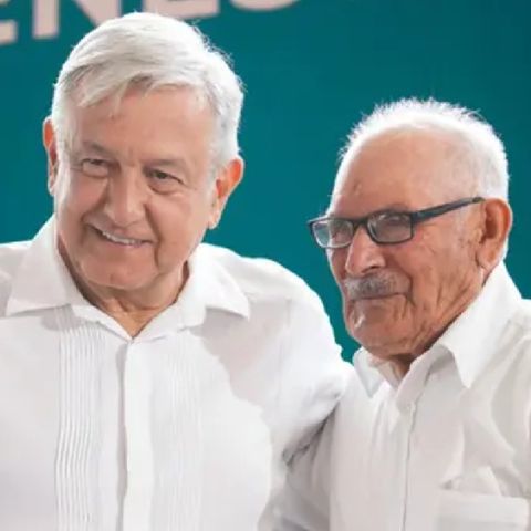 López Obrador, felicito a los papás