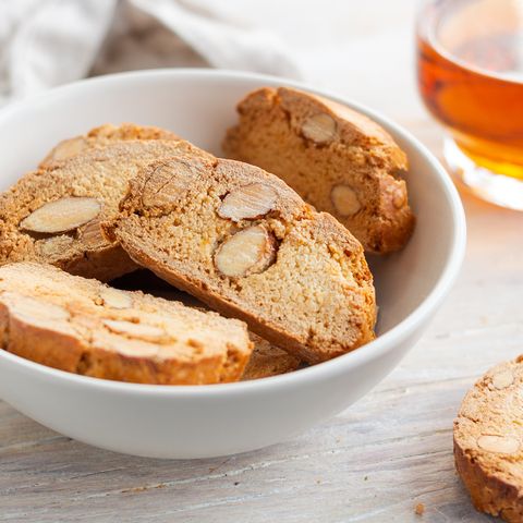 Cantucci: recipe for the traditional tuscan biscotti