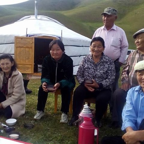 Messaggi in mongolo, satellitari e vodka