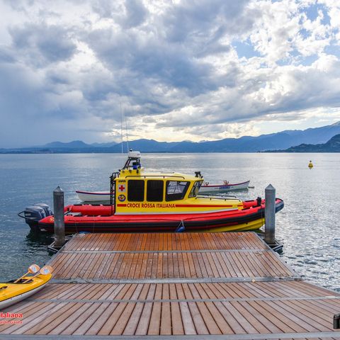 Bagnante vicentina soccorsa nel Lago di Garda dopo l’urto sull’elica del motoscafo